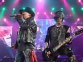 Concerts 2012 0605 paris alphaxl 104 Guns N' Roses